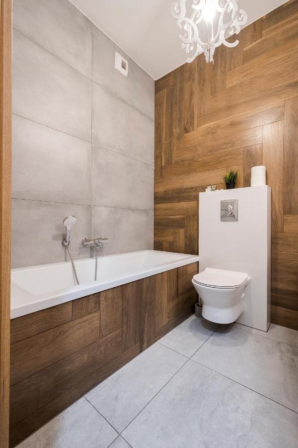 Apartament Z Ogrodkiem I Garazem Познань Екстер'єр фото